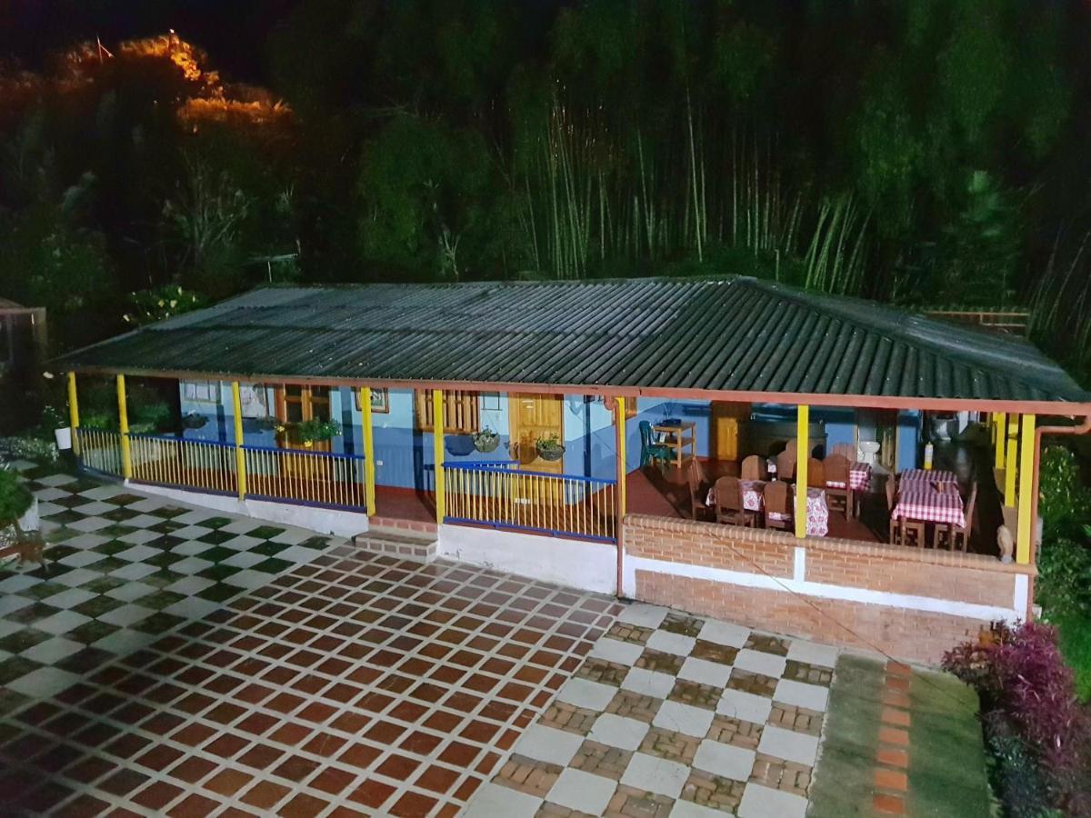 Finca Turistica Los Rosales Перейра Екстериор снимка